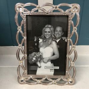 Treasured‎ Memories by Ganz 4” x 6” silver Frame with Crystals wedding gift